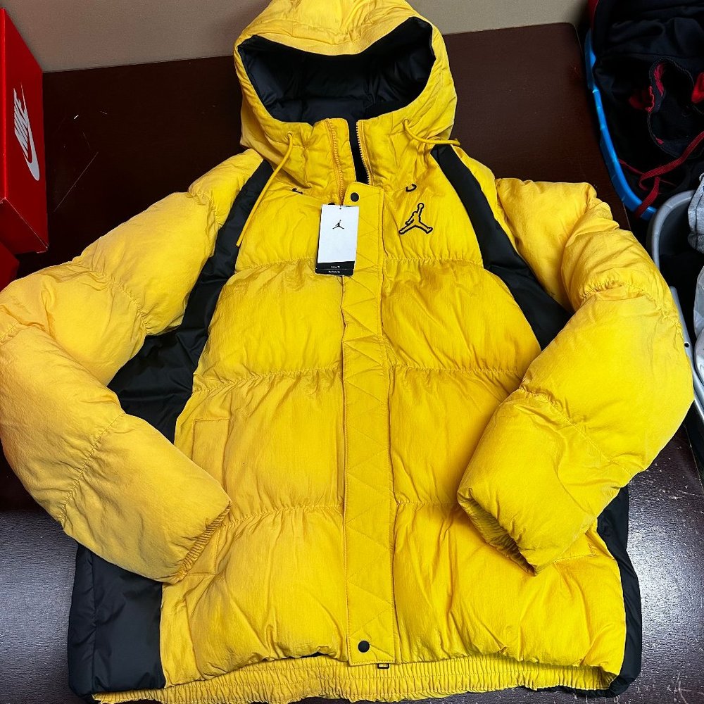 Jordan Mens Yellow DA9806-781 Essentials Long Sleeve Puffer Coat Jacket Size XL